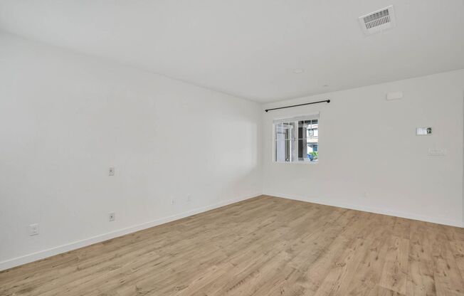 4392 Silver Cedar Ln