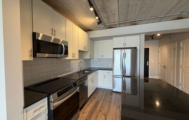 1 bed, 1 bath, 681 sqft, $2,700, Unit 952-708