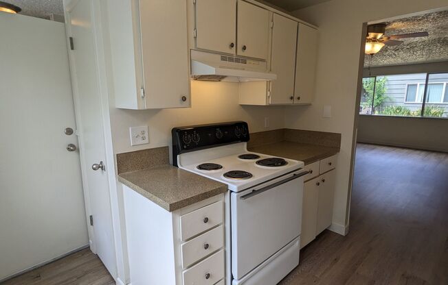 3 beds, 1.5 baths, 1,500 sqft, $1,893, Unit 2712-3