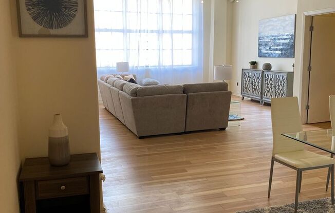 1 bed, 1 bath, 955 sqft, $2,300, Unit 202