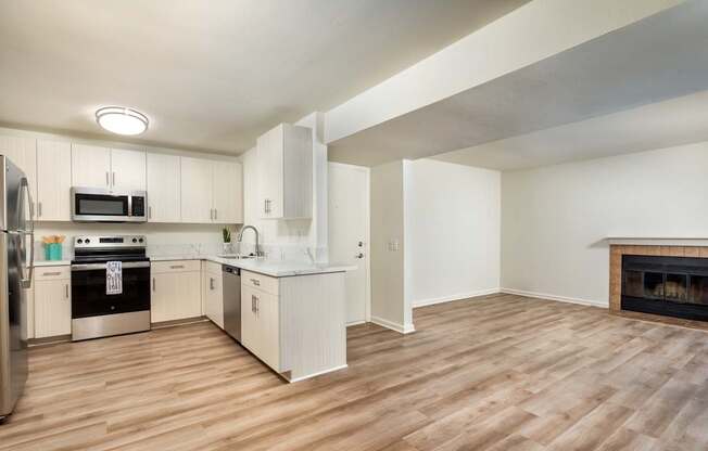 kitchen at Shadowridge Woodbend Apartments