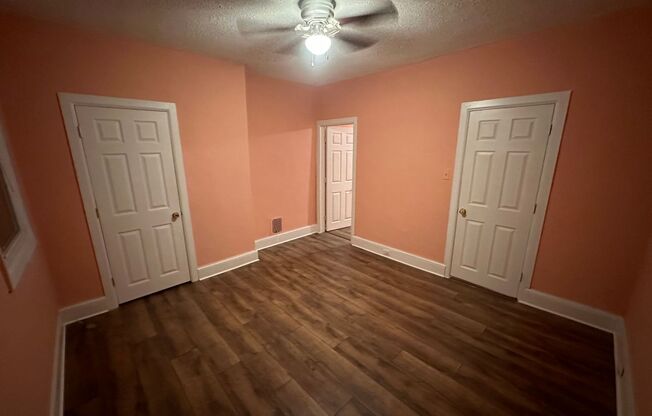 2 beds, 1 bath, $1,400