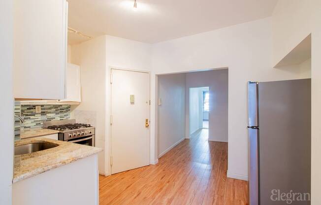 488 9 AVE