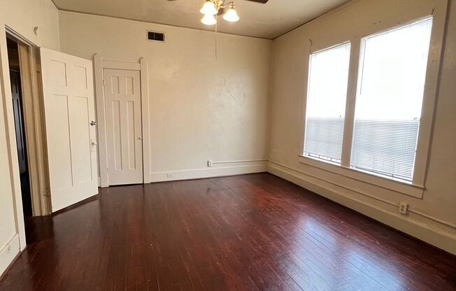 3 beds, 1 bath, 1,166 sqft, $950, Unit #1