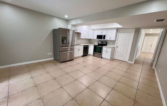 3637 Country Club Blvd- Apt B.- Updated 2BR/2BA Duplex in Prime Cape Coral Location – Fenced Yard, Garage & More!