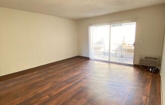 2 beds, 1.5 baths, 816 sqft, $2,195