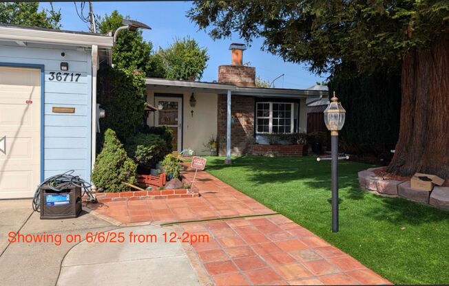 Beautiful 4 bedroom 2 bath home in Newark