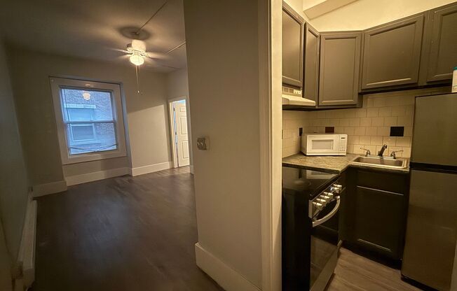 1 bed, 1 bath, 435 sqft, $1,650, Unit 608