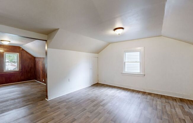 3 beds, 1 bath, $1,700