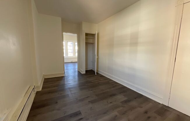 2 beds, 1 bath, $1,195, Unit Unit 2