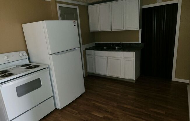 2 beds, 1 bath, 600 sqft, $800