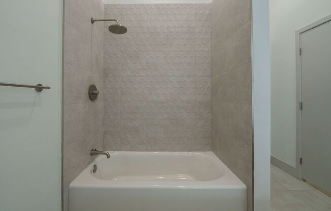 2 beds, 2 baths, 918 sqft, $2,155, Unit 106