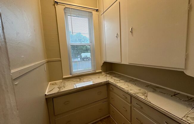 1 bed, 1 bath, $995