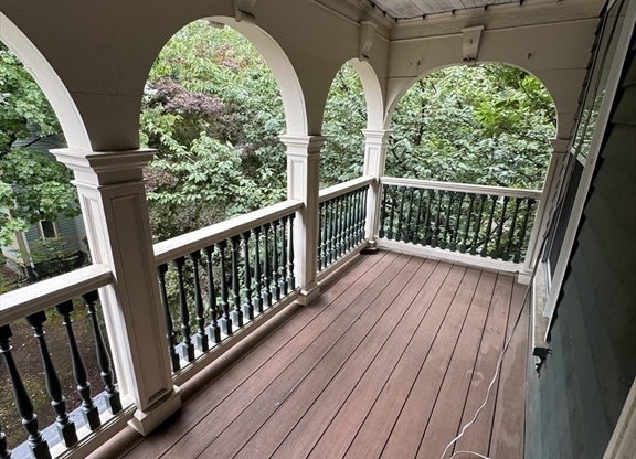 24 ROSELAND ST