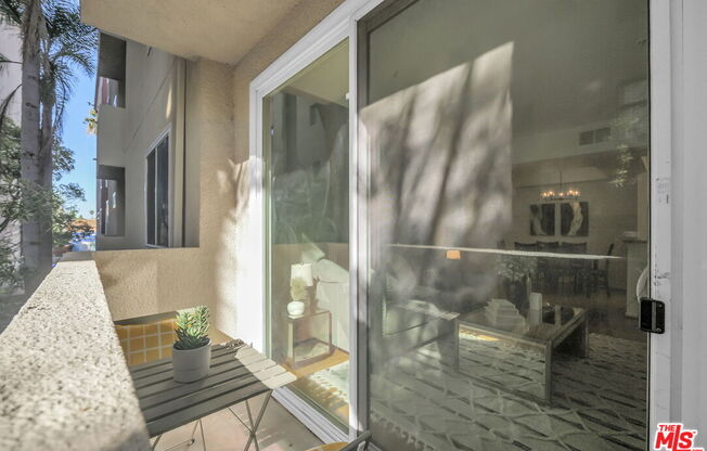 2 beds, 2 baths, 942 sqft, $559,900, Unit 135