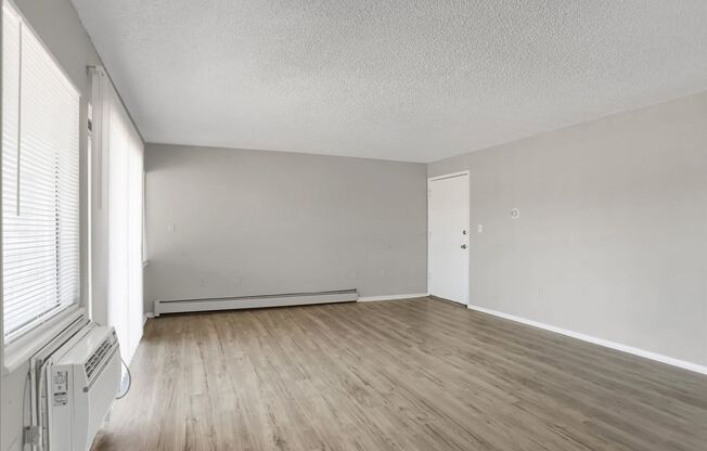 2 beds, 1 bath, 860 sqft, $1,199, Unit 10-06