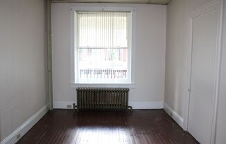 1 bed, 1 bath, $875, Unit 1st Fl