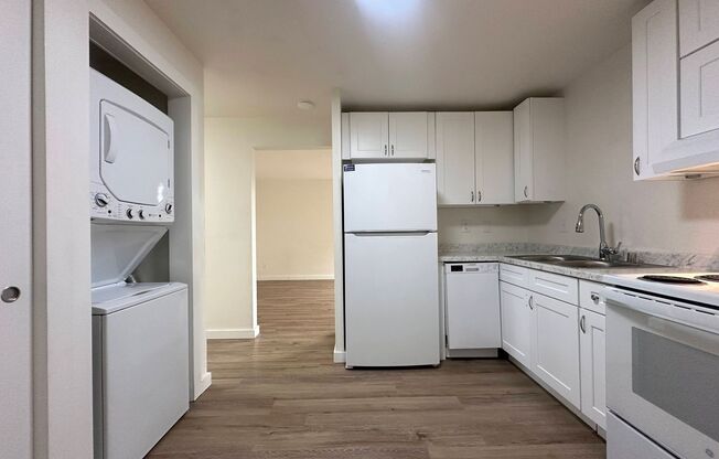 1 bed, 1 bath, 560 sqft, $1,127, Unit 6