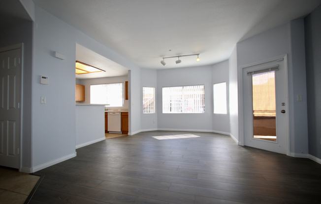 2 beds, 2 baths, $1,800, Unit 1512
