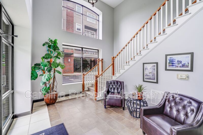 1903 Kenilworth Ave 106A