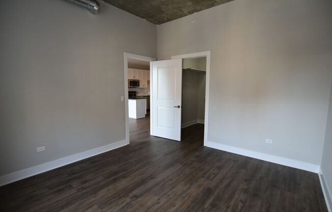 1 bed, 1 bath, 642 sqft, $3,160, Unit 3833-417