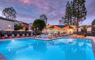 Swimming pool at Horizon Apartments in Santa Ana, California