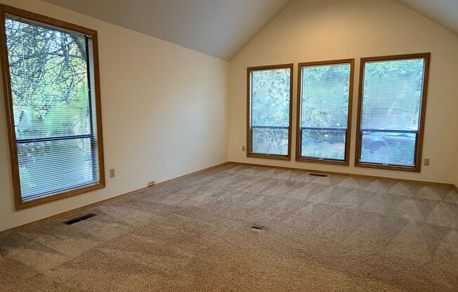 Wonderful Spacious 3 Bedroom, 2.5 Bath located near Cook Park and Schools
