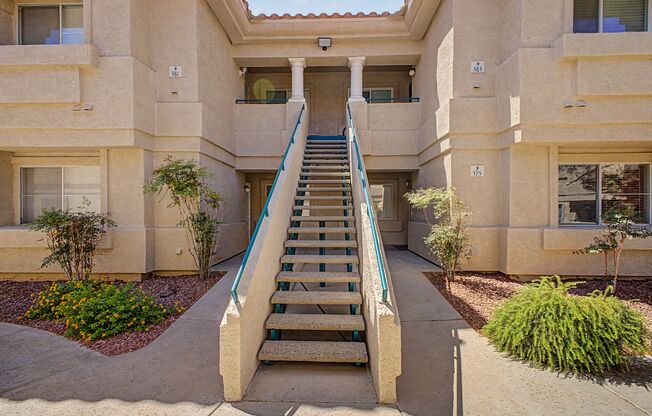 COZY 2 BED 2 BATH CONDO IN HENDERSON!