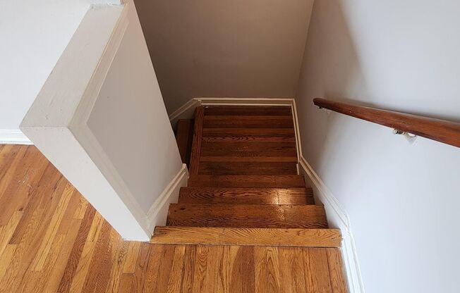 2 beds, 1 bath, 897 sqft, $2,385, Unit A-24