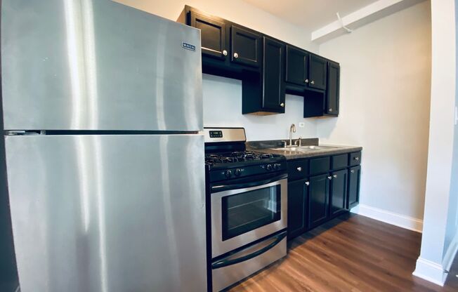 Studio, 1 bath, 280 sqft, $1,375, Unit 212