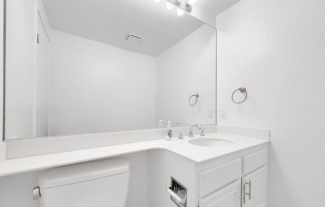 Incredible 2BD/2.5BA w/Ocean Views and Across the Street From Torrey Pines Beach!