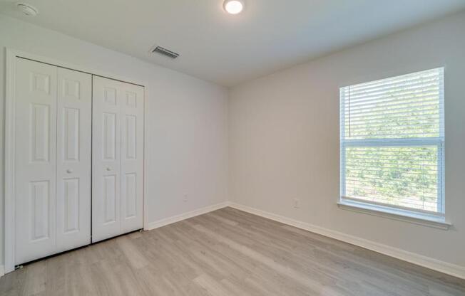 202 NW 25 ST