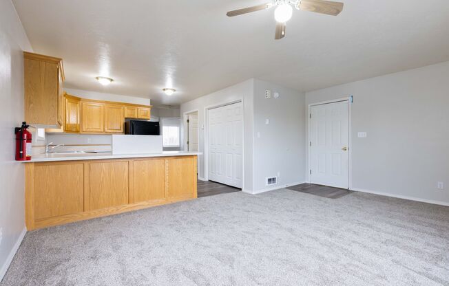 2 beds, 1 bath, 880 sqft, $995, Unit #3