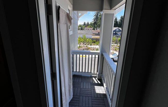 Spacious 4-Bedroom Townhome with Loft, Chef’s Kitchen & Modern Finishes – Built in 2024