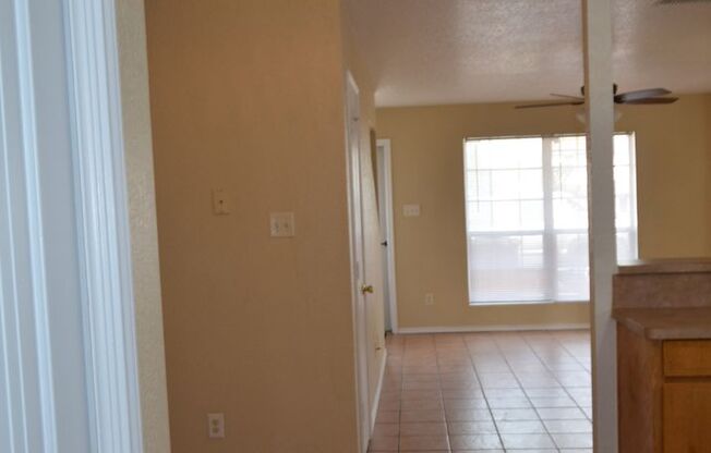 3 beds, 2 baths, 1,167 sqft, $950, Unit A - 4400 Alan Kent