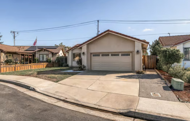 $4100-This is a 1,552 SQFT Single Family Home