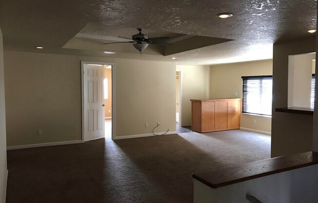 2 beds, 1 bath, $1,100, Unit 1