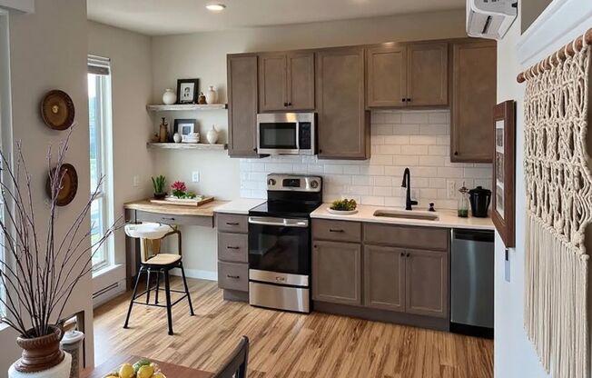 Studio, 1 bath, 585 sqft, $1,515, Unit 10009-204