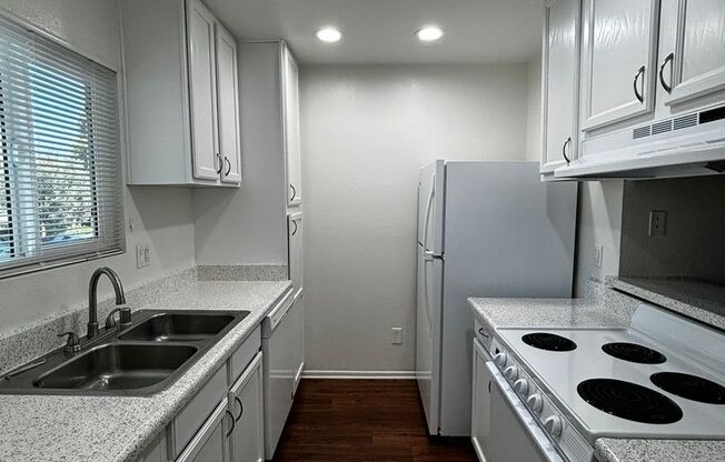 1 bed, 1 bath, 780 sqft, $2,425, Unit 26
