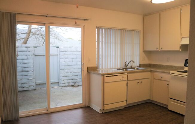 1 bed, 1 bath, 700 sqft, $1,349, Unit 12