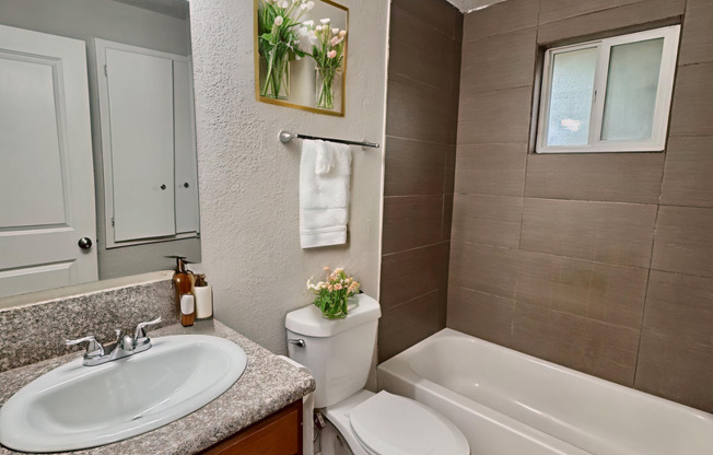 1 bed, 1 bath, 650 sqft, $1,125, Unit 19