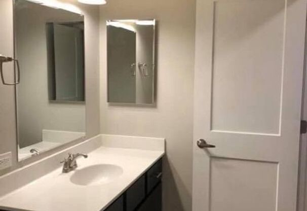 2 beds, 1 bath, 1,000 sqft, $1,025, Unit B 206