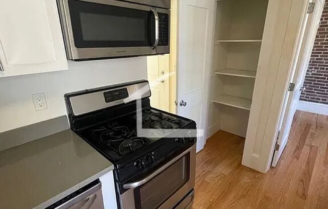 Designer Charm Meets Historic Detail in the South End – 2 Bed | 1 Bath