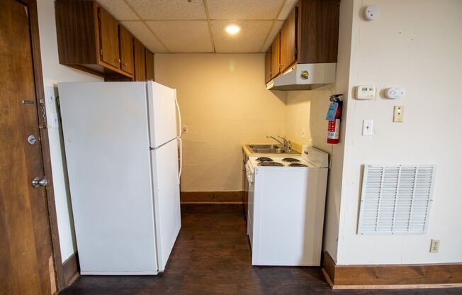 Studio, 1 bath, $800, Unit 310