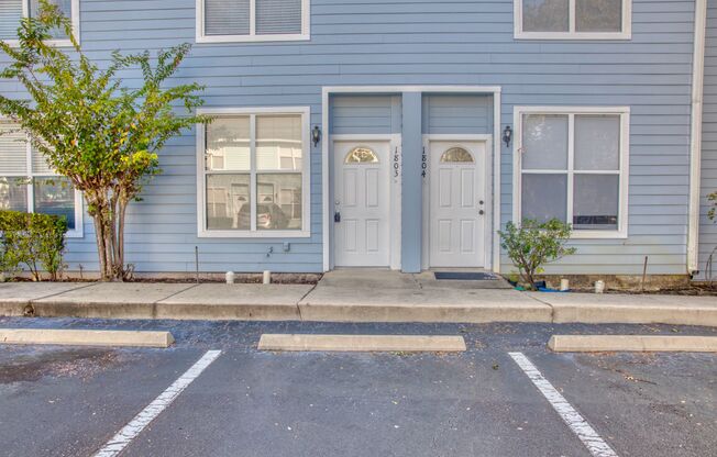 Spacious townhome in Kensington North