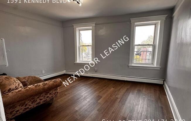 1591 KENNEDY BLVD