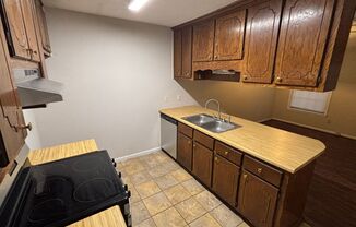 2 beds, 1 bath, $1,095, Unit 115