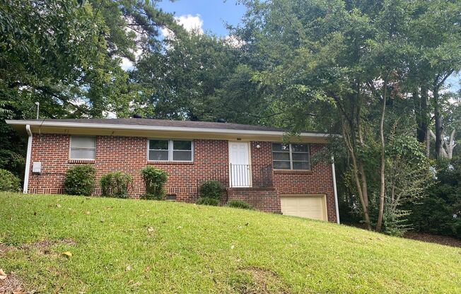 155 E. CLOVERHURST AVE | 3 BED 1 BATH IN 5 POINTS