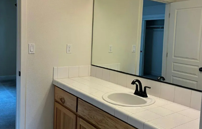 4 beds, 2.5 baths, $3,199