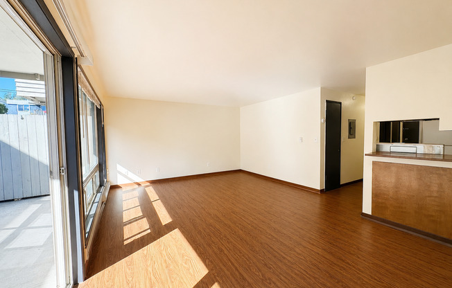 Hot Deal! North Seattle 1BR Near Green Lake + $300 Rent Savings